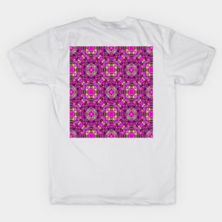 Beautiful purple flower patterns. T-Shirt